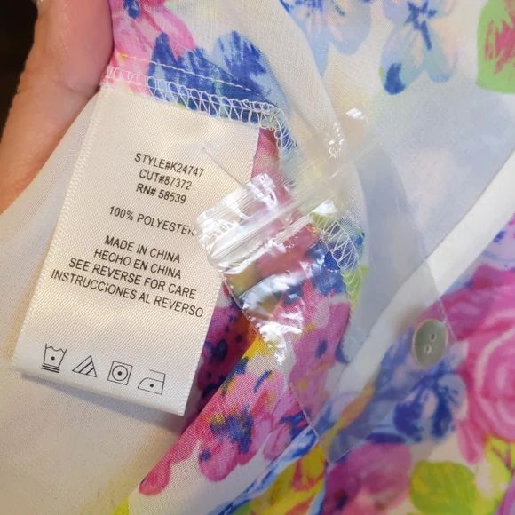 NWT Kut from the Kloth Button Down Semi-Sheer Floral Blouse - Picture 8 of 8